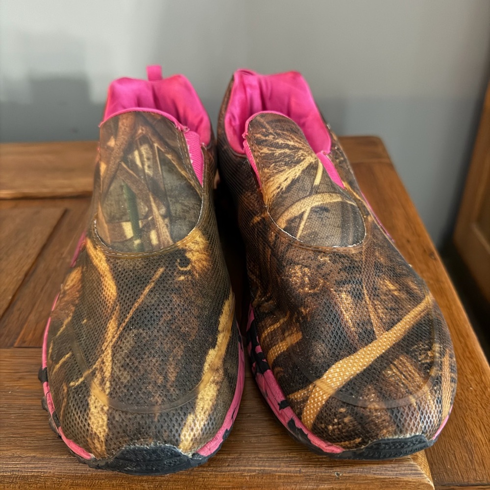 Realtree Pink and Brown Athletic Shoes
